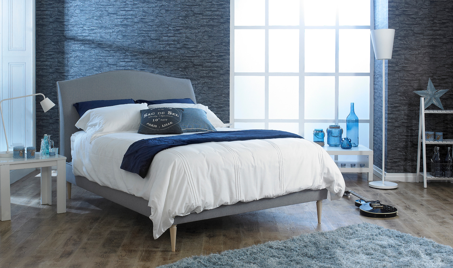 100.jpg grey bed