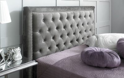 Highlighting the Pros and Cons of Having a Headboard